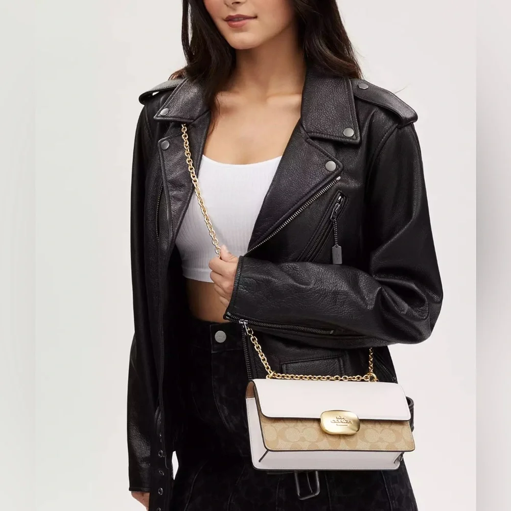 NWT Coach Eliza chain signature Crossbody shoulder Bag Chalk/light Khaki CP009